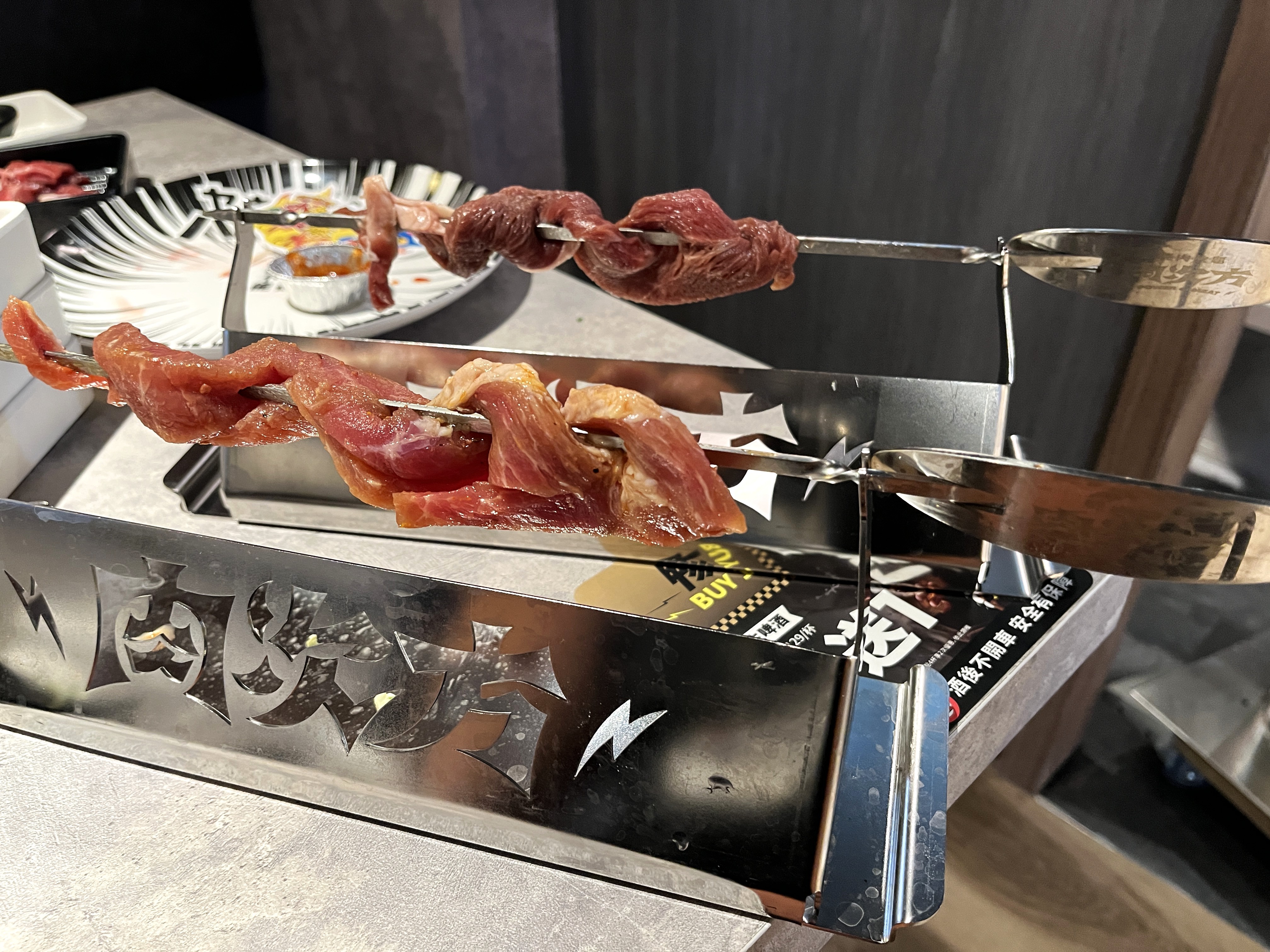 肉次方 高雄夢時代店 | 服務好燒肉吃到飽高雄首家百貨店 | 858 桌邊現切牛肉 - 第23張圖