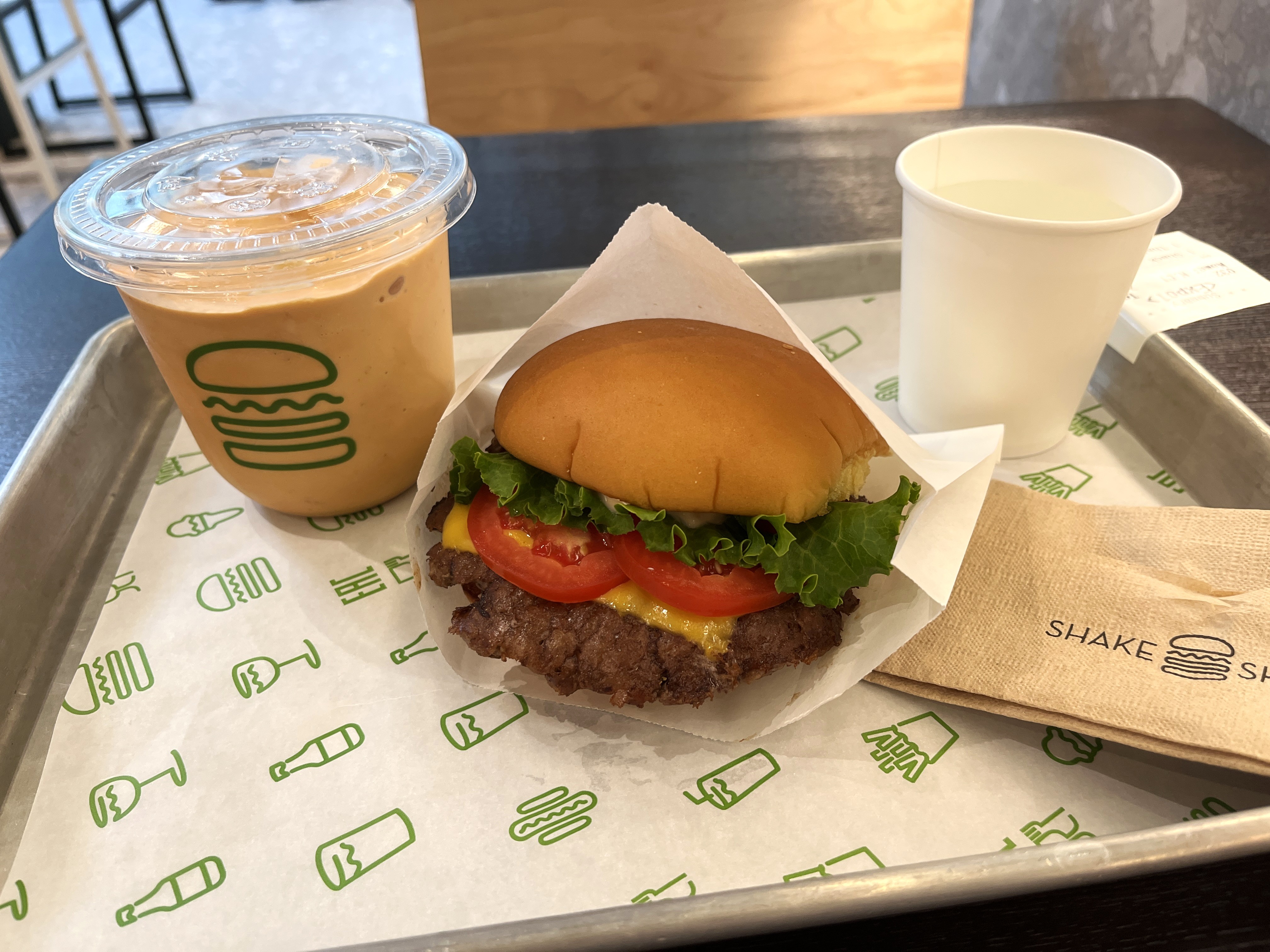 SHAKE SHACK 曼谷 EMsphere | 泰國限定泰式奶茶奶昔 | 美國紐約必吃漢堡店 - 第9張圖