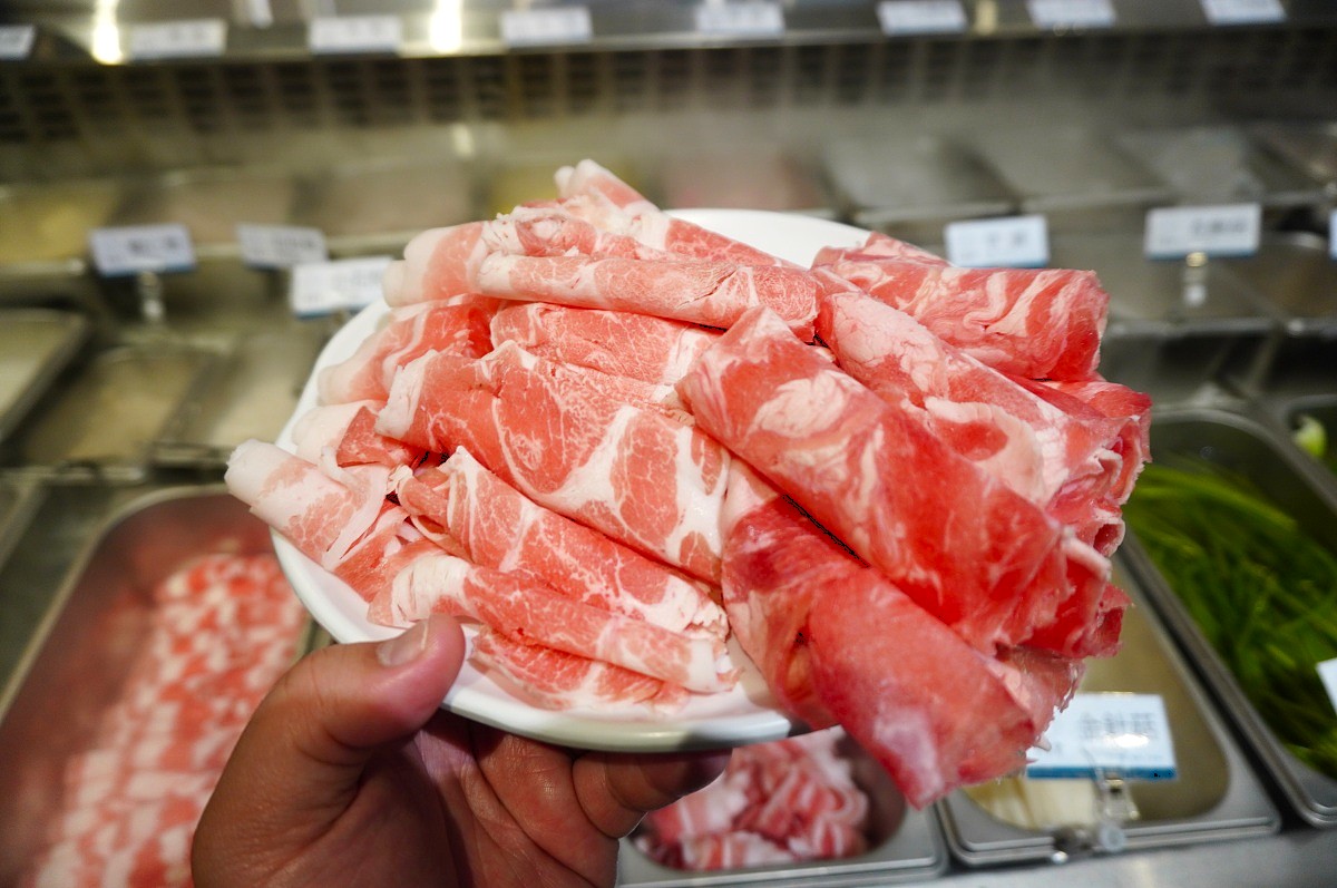 [高雄] 青木堂鍋物- 首家吃到飽左營店 | 平日中午399單點級現切肉品無限享用 | 高雄平價火鍋吃到飽推薦