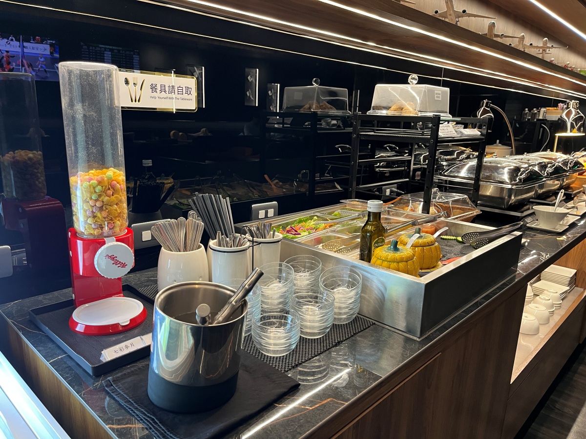 高雄機場貴賓室 | 南苑國際商務中心 | 高雄機場最強新開幕信用卡貴賓室